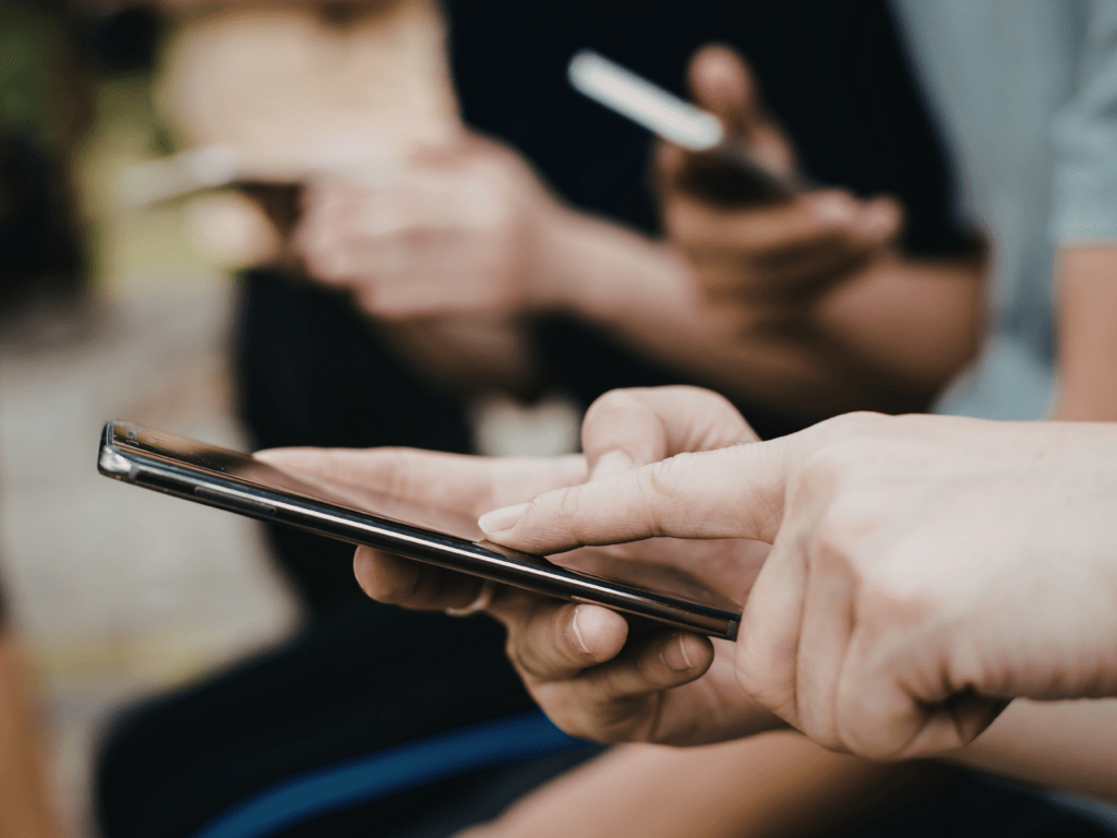There are numerous advantages for investing in mobile app development for your online business.